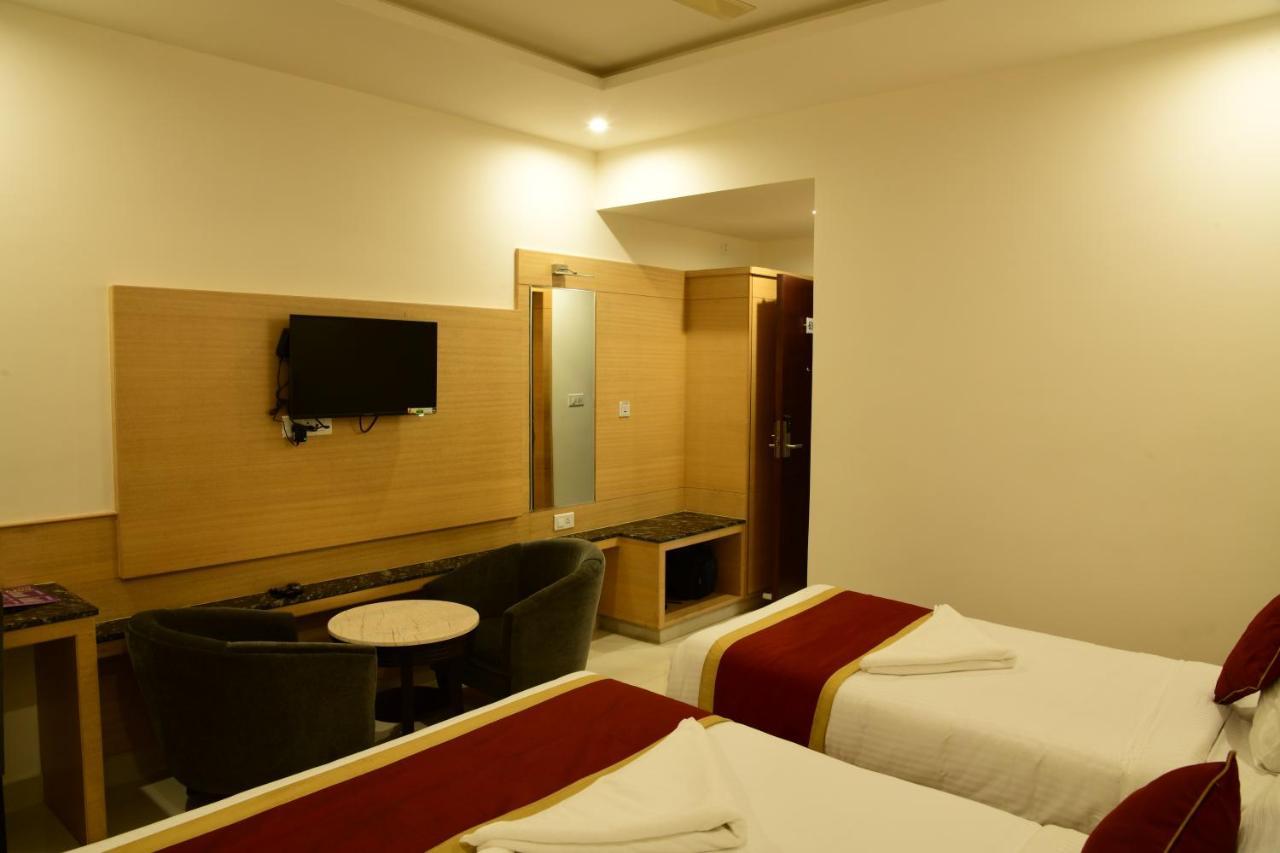 Hotel U.T.Elite Bangalore Exterior photo