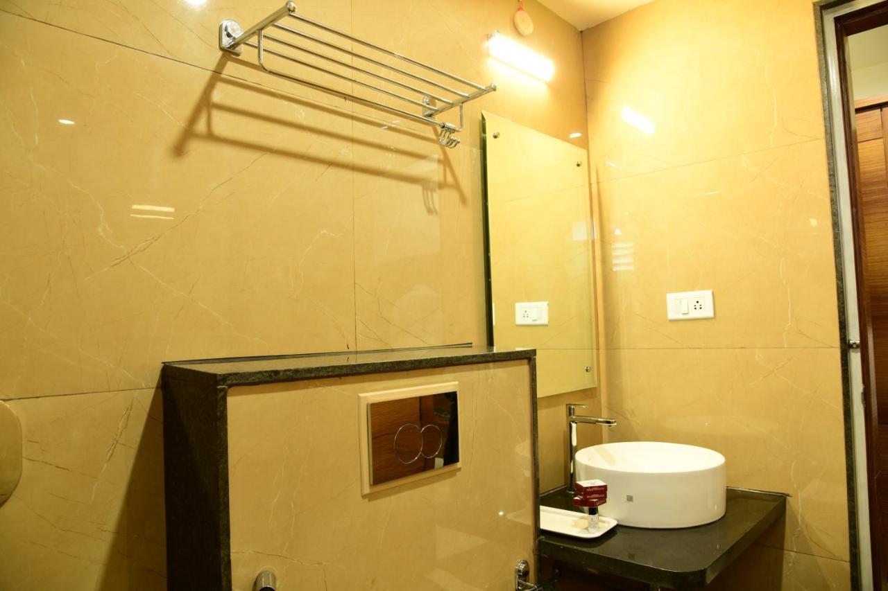 Hotel U.T.Elite Bangalore Exterior photo